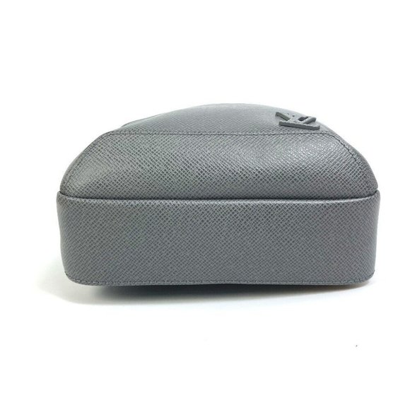 LOUIS VUITTON Taiga Avenue-Backpack Shoulder Bag TaigaLeather gray